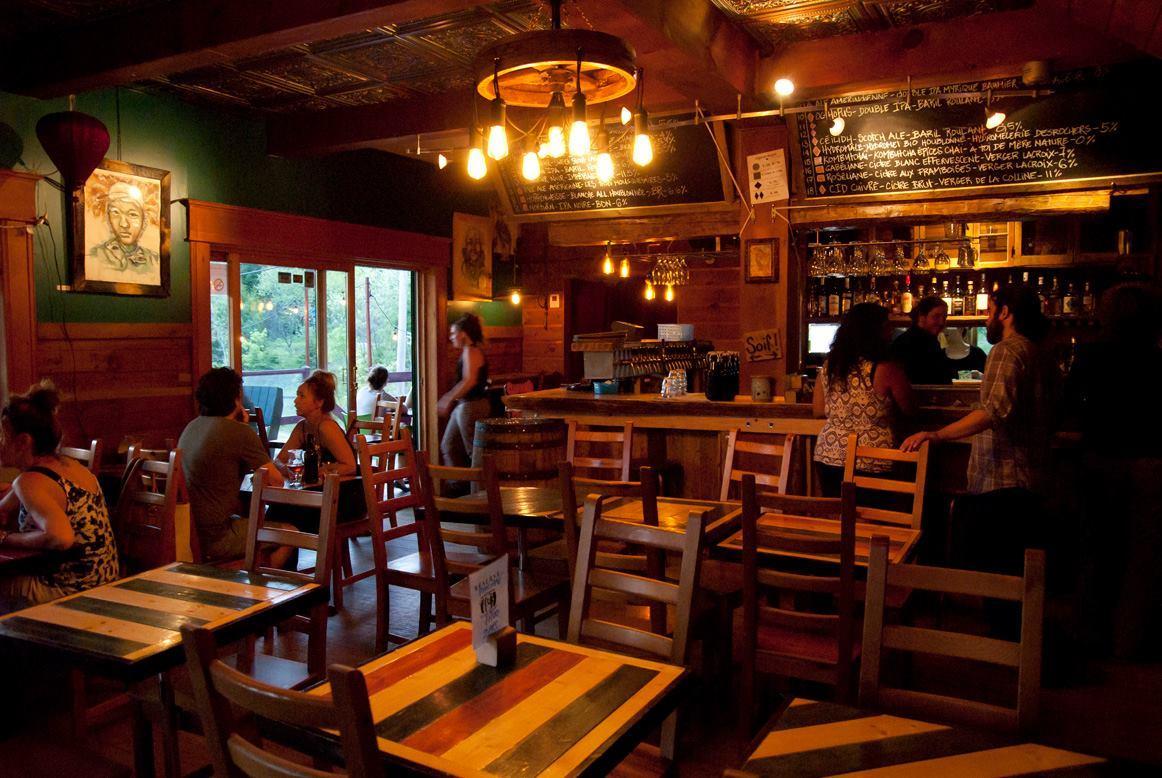 Auberge Micro-Brasserie Le Baril Roulant Val-David Esterno foto